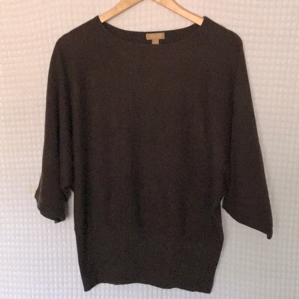 Katherine Kelly cashmere raglan sleeve sweater